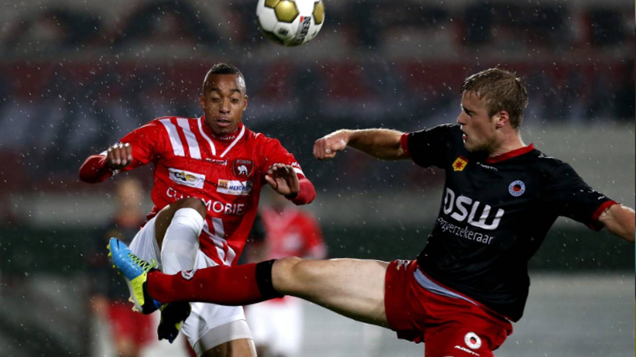 Gevecht om de bal (foto: VI Images)