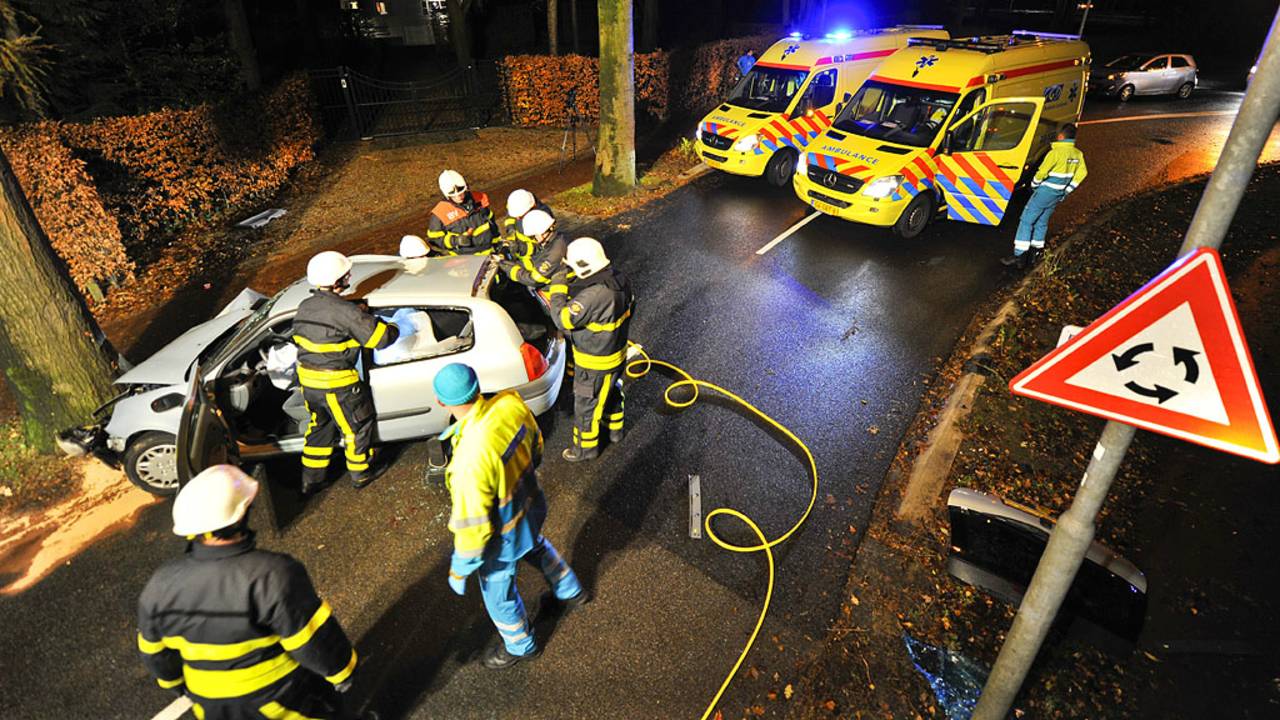 Vier gewonden na ongeluk in Oerle (foto: Rico Vogels/SQ Vision)