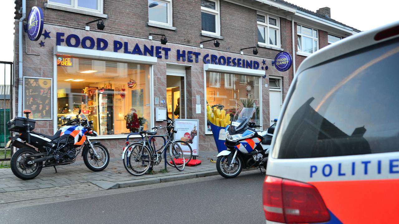 Overval bij Food Planet in Tilburg. (Foto: Jack Brekelmans / JV Media)