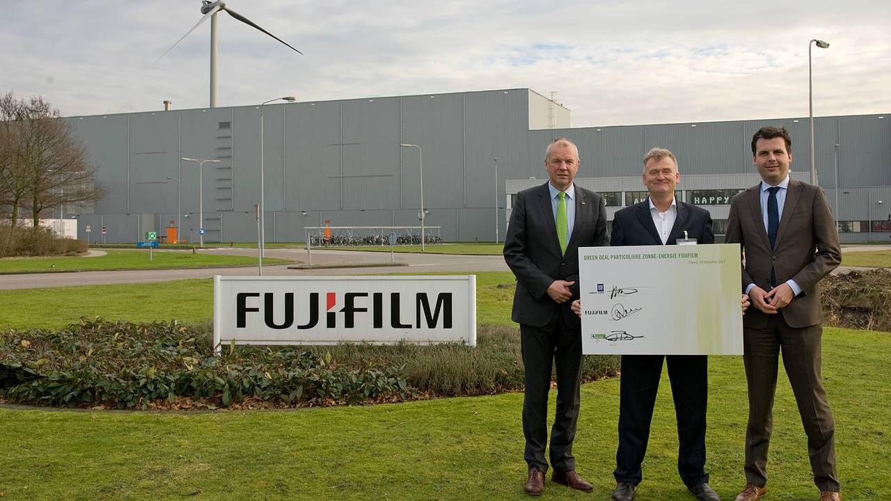 Maarten Dullaert (Fujifilm), Herman Gels  (MOED) en wethouder Berend de Vries