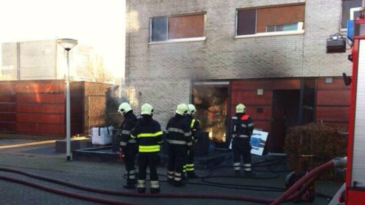 Brand in woning Bergen op Zoom. foto: @brandweerMWB