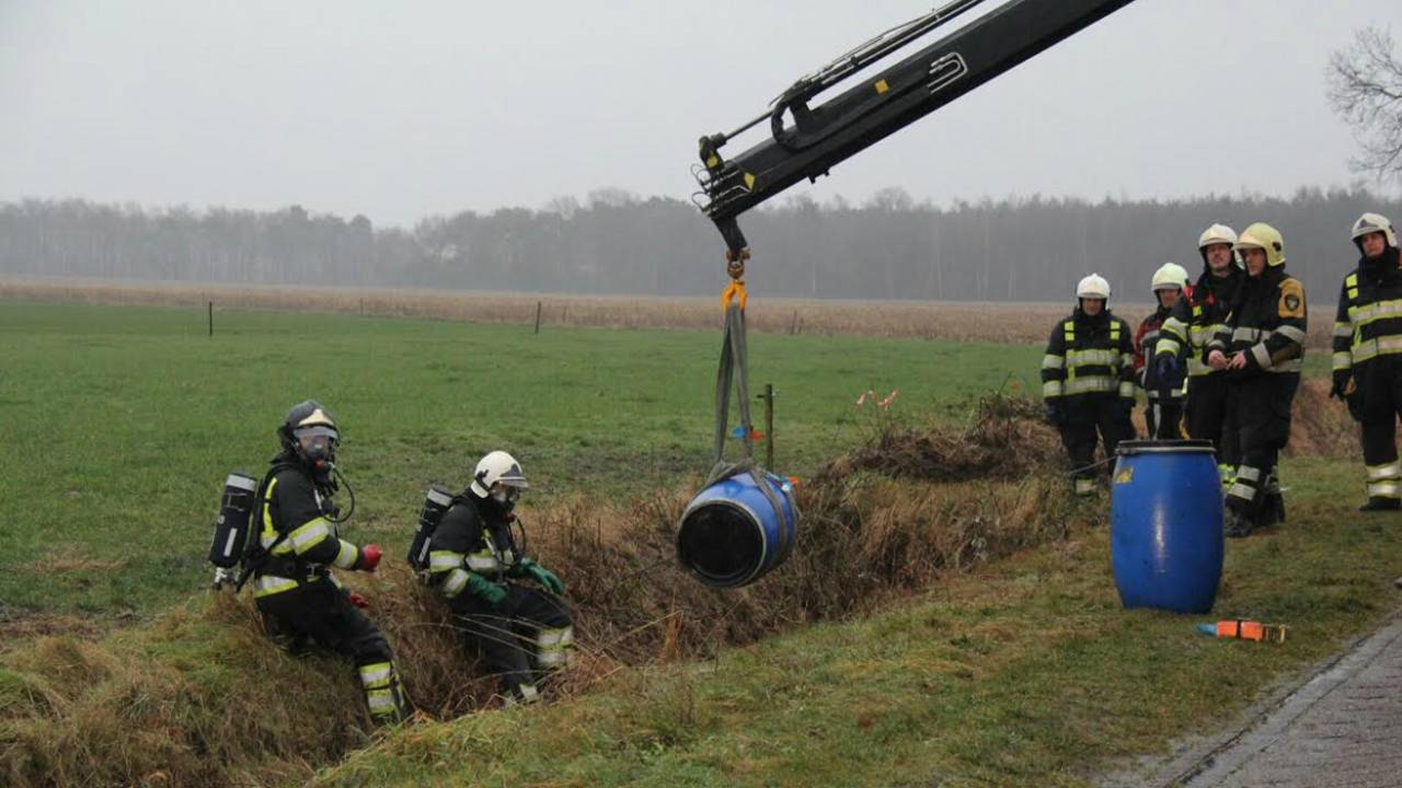 Drugsvaten gevonden bij Chaam. foto Mathijs Bertens/Stuve Fotografie