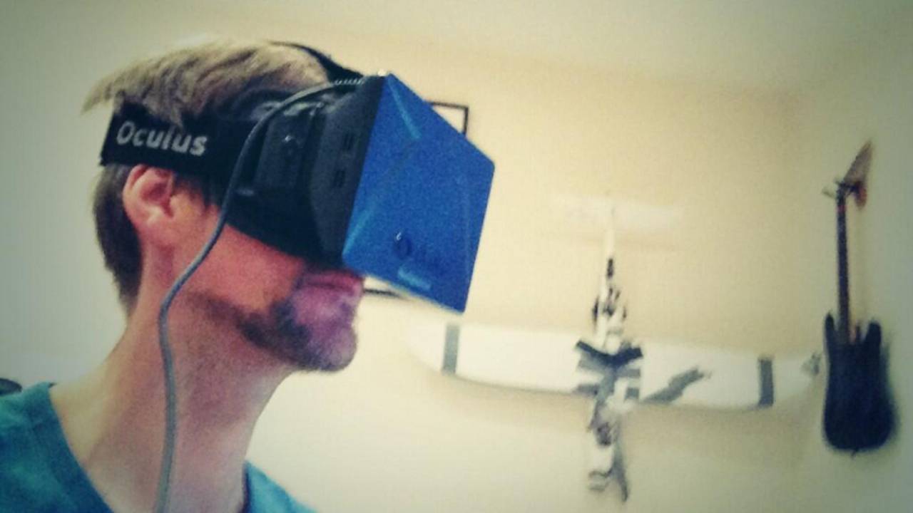 Oculus Rift (bron: Lewis Whyld / Twitter)