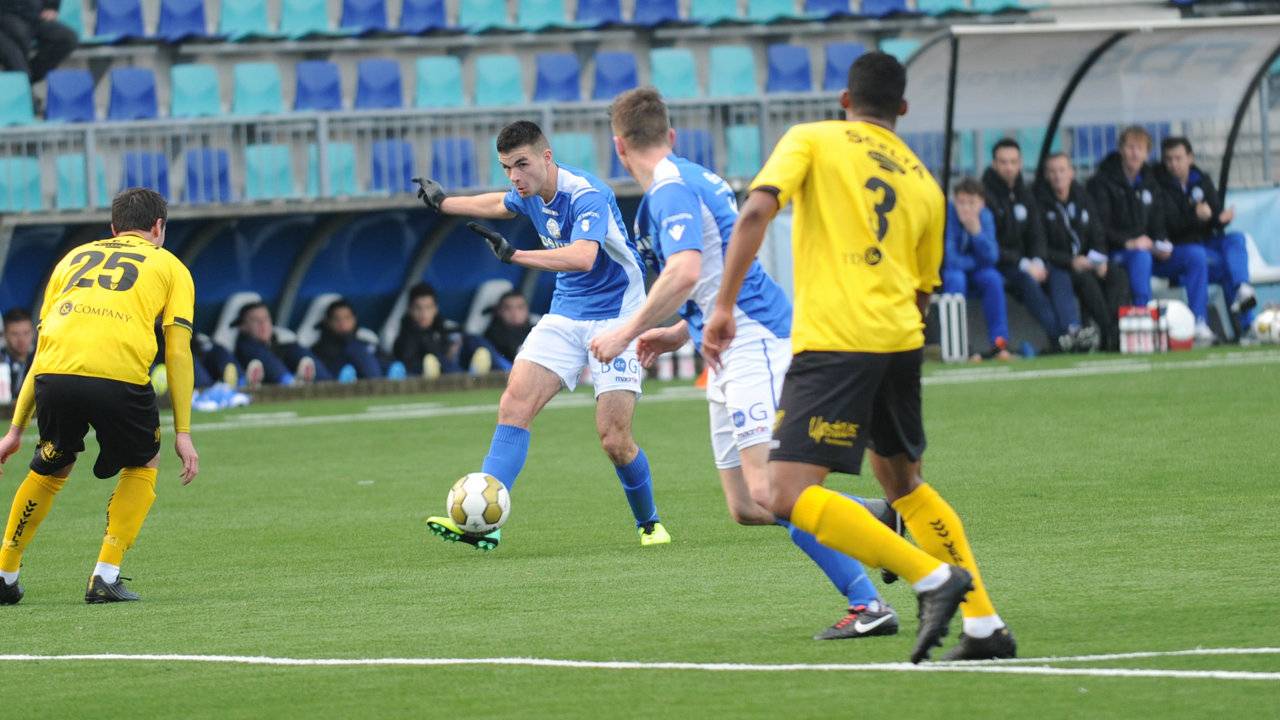 FC Den Bosch won van VVV (foto: Henk van Esch)