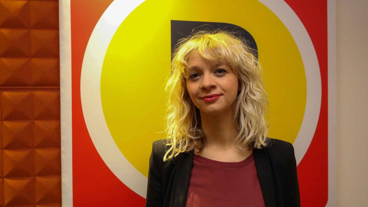 Jacqueline Govaert treedt op bij de finale van Serious Request