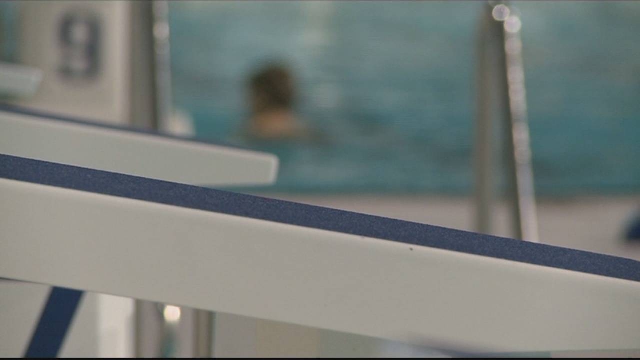 Meisjes zeggen door de man te zijn betast