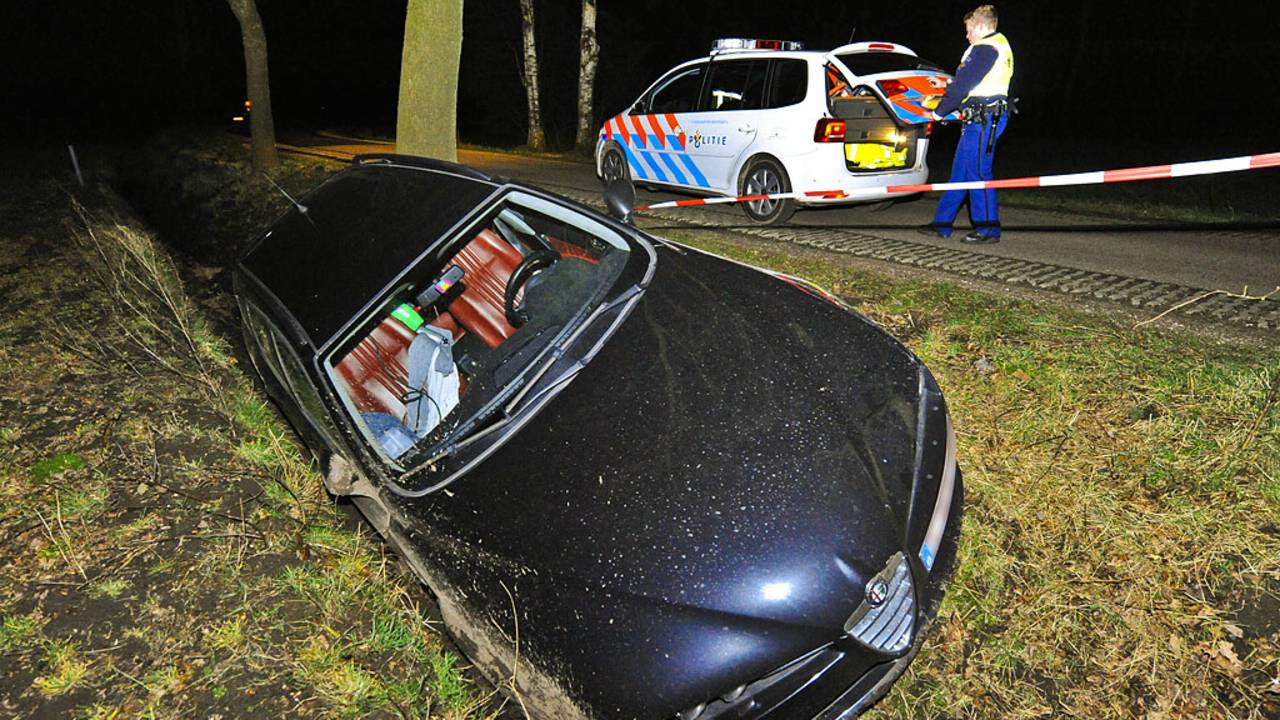 Van de bestuurder ontbreekt ieder spoor (Foto: Rico Vogels/SQ Vision)