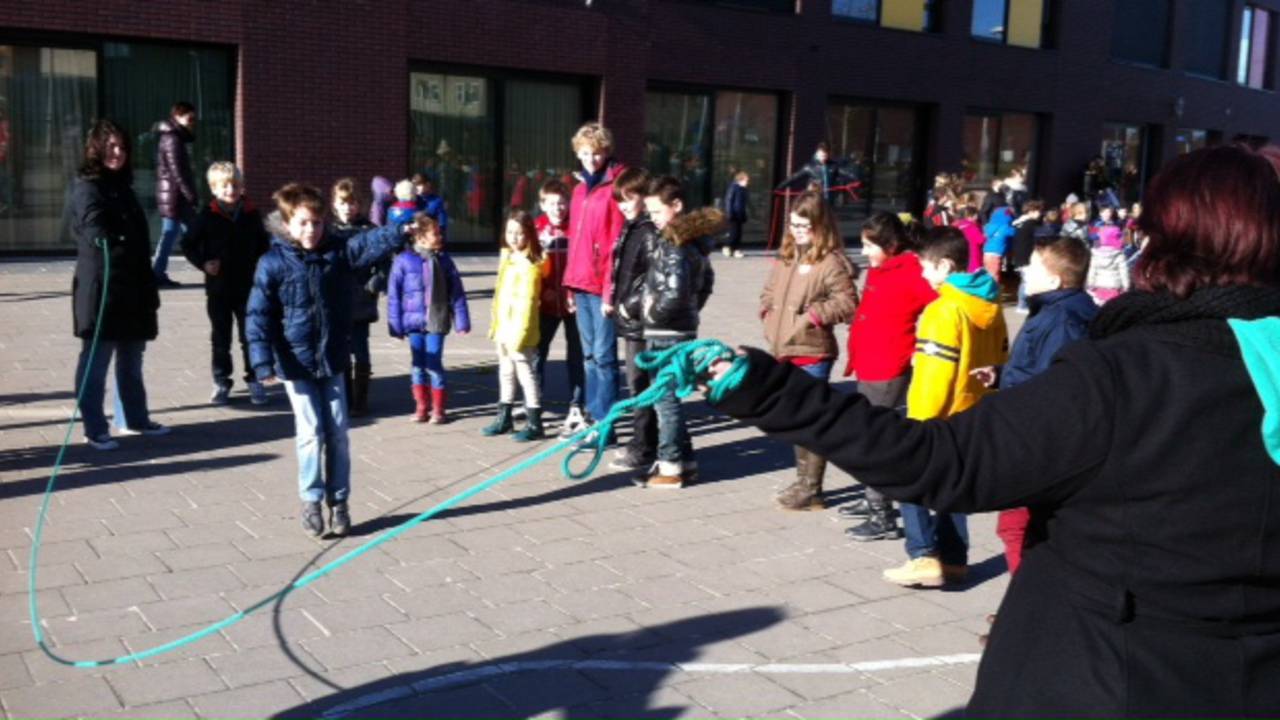 Meer groen op het schoolplein (archieffoto).