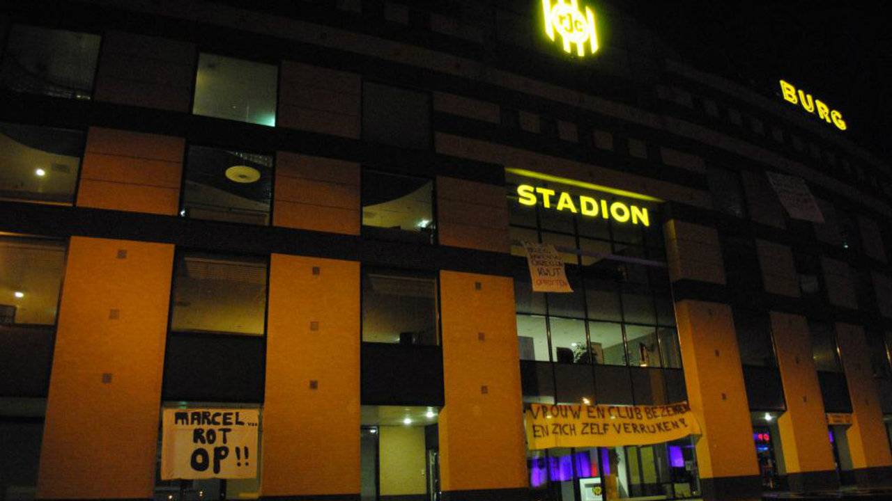 Spandoeken op het stadion (foto: Bjorn Housen)