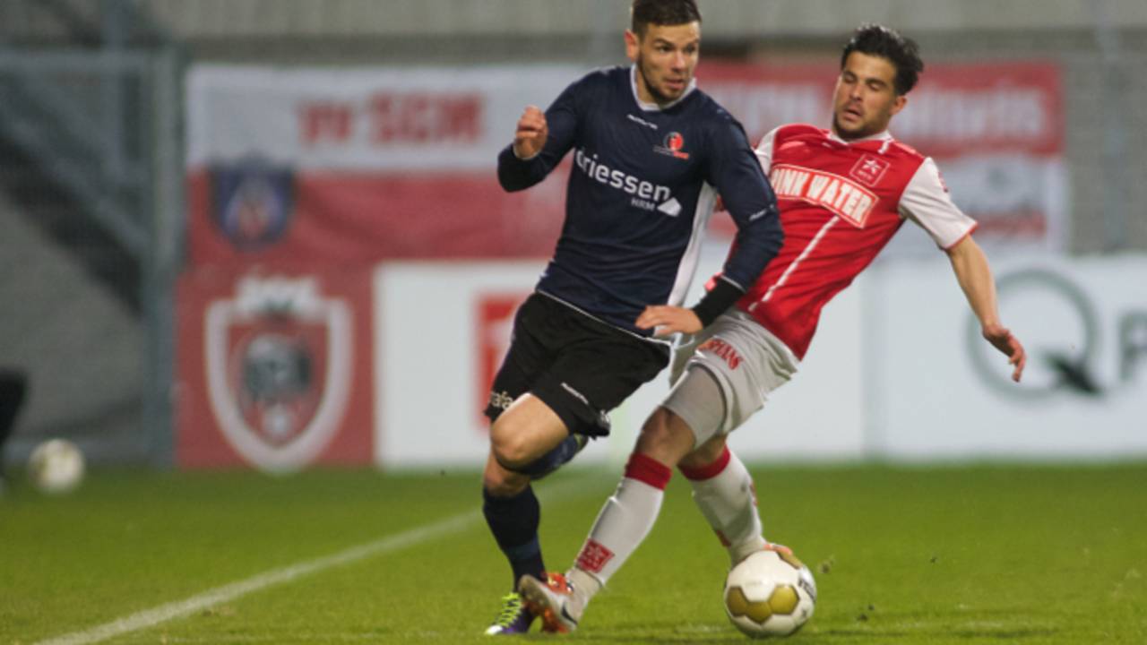 Mees Siers van Helmond Sport aan de bal (foto: VI Images)