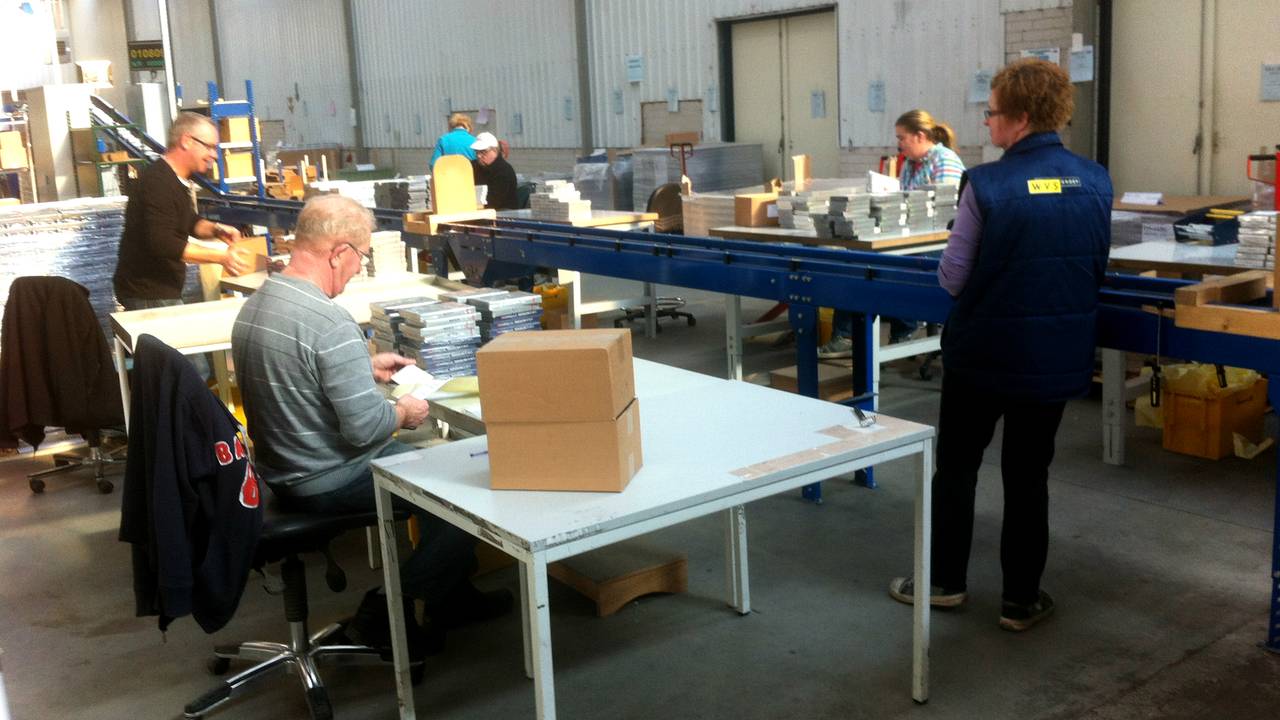 Aan de slag bij de sociale werkplaats WVS Groep in Etten-Leur (foto: Raoul Cartens)