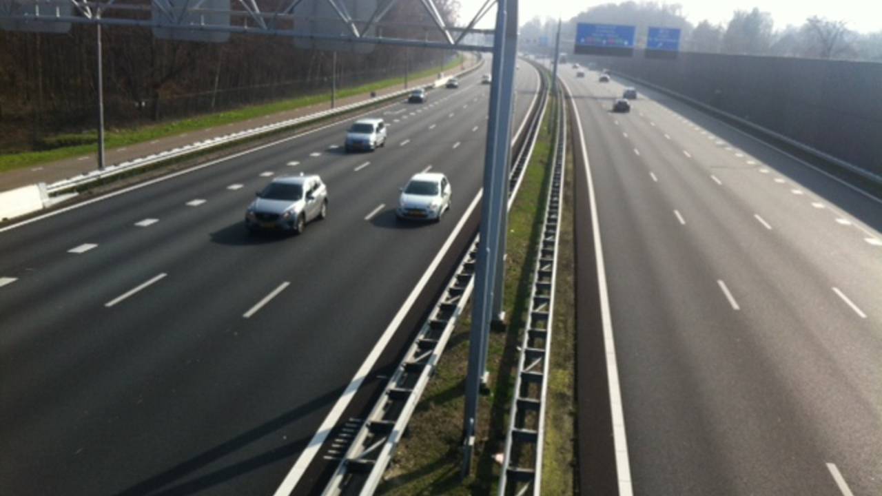 Rijkswaterstaat over nieuwe snelheidsbordjes bij A2