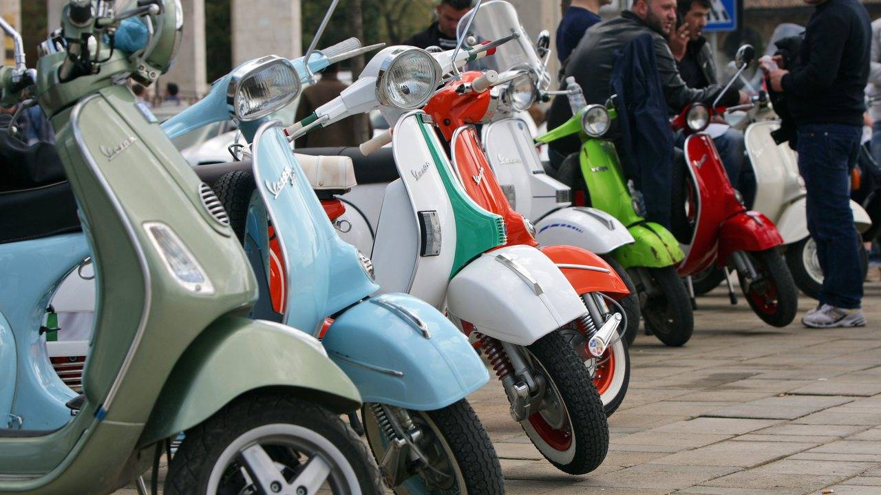Breda wordt overspoeld door Vespa's (Archieffoto: ANP)