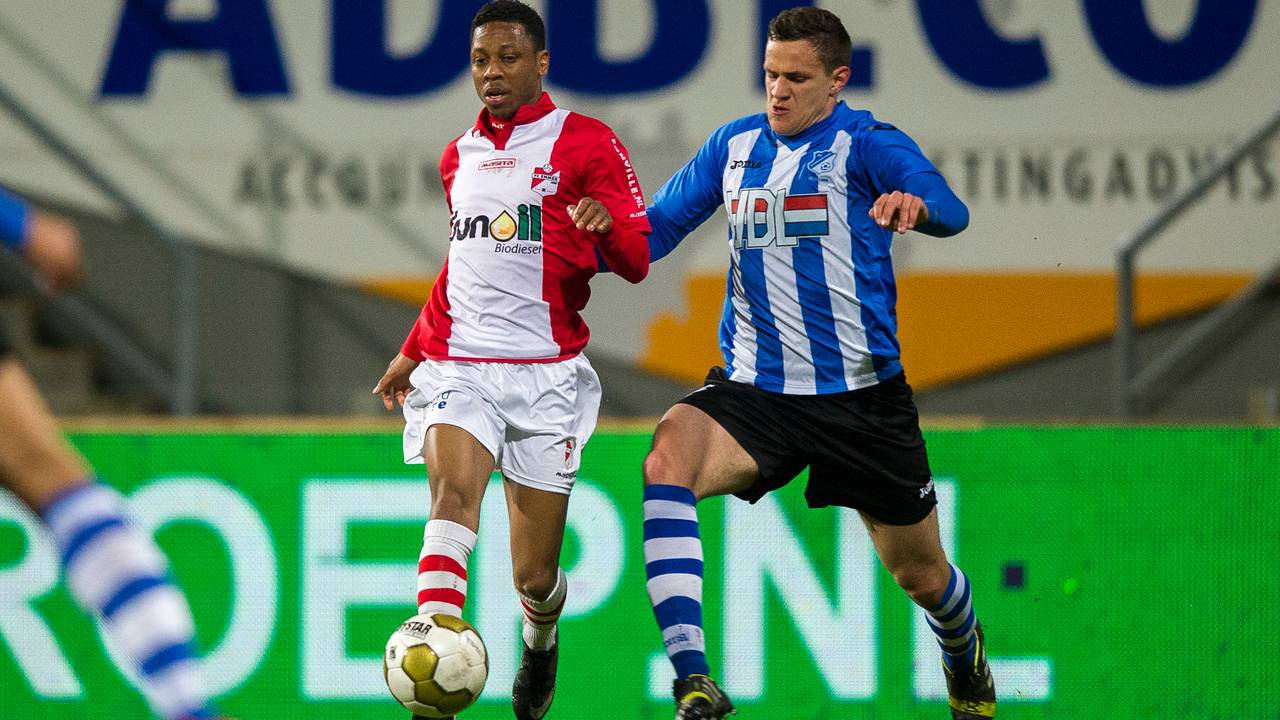 Sebastiaan de Wilde van FC Eindhoven rechts in actie (Foto: VI Images)