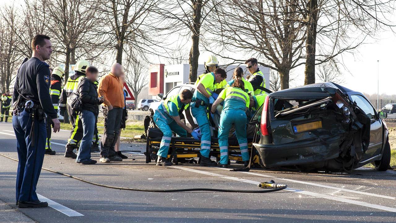 Eén bestuurder raakte gewond (Foto: Saskia Kusters/SK-Media)