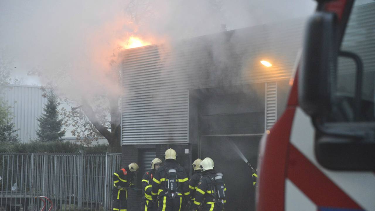 Brand op bedrijventerrein Breda (foto: Perry Roovers / SQ Vision)