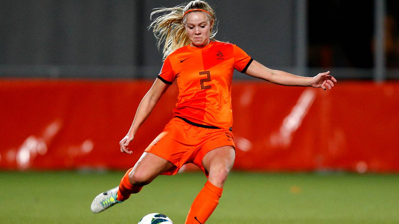 Kika van Es is terug bij Oranjeleeuwinnen (bron: Pics United)