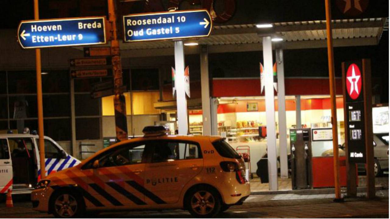 Politieonderzoek na de overval op een tankstation aan de Molenstraat