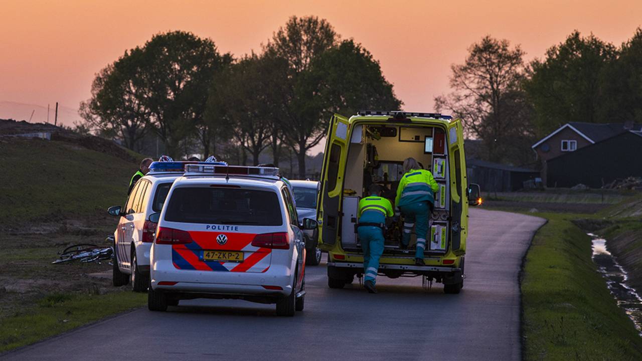 De wielrenner liep enkele botbreuken op (Foto: Sander van Gils / SQ Vision)
