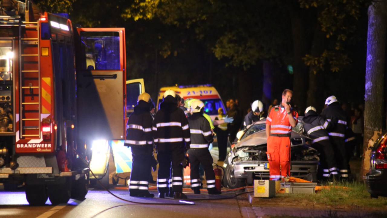Bestuurder zwaargewond (foto: GinoPress)