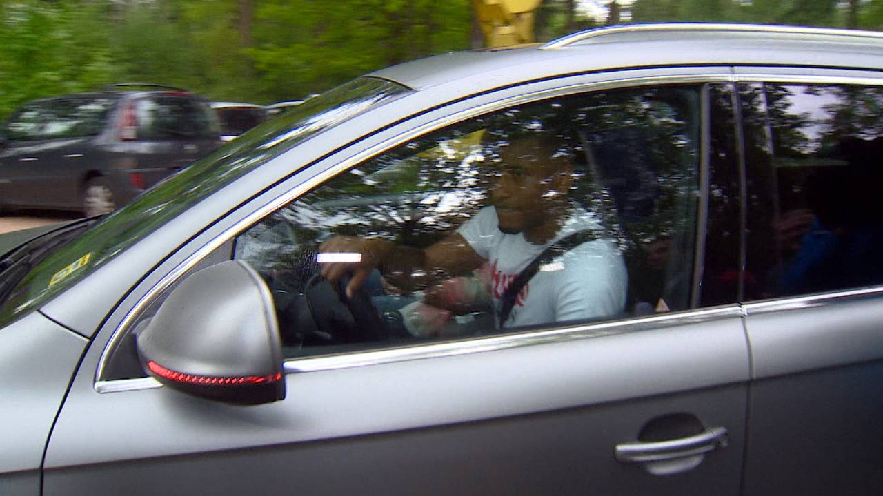 Oranje-internationals laten fans in de kou staan