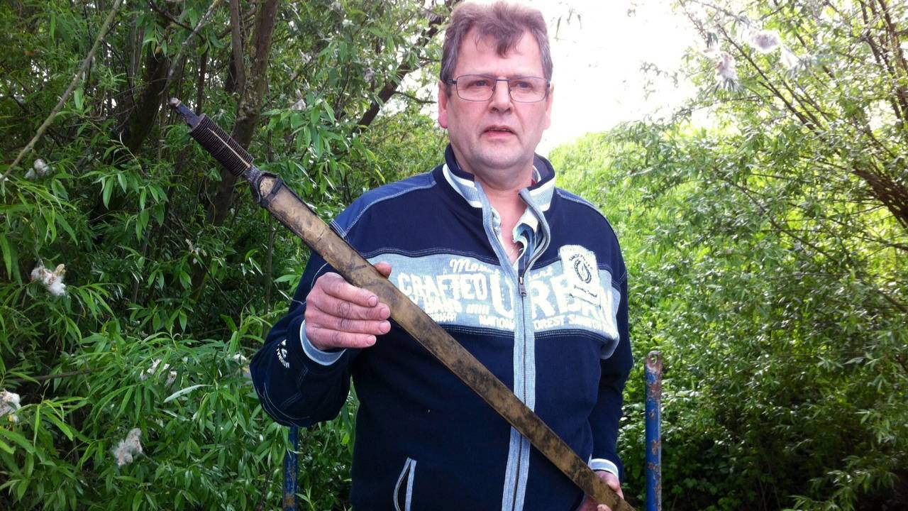 In Lith vond iemand een oud zwaard.