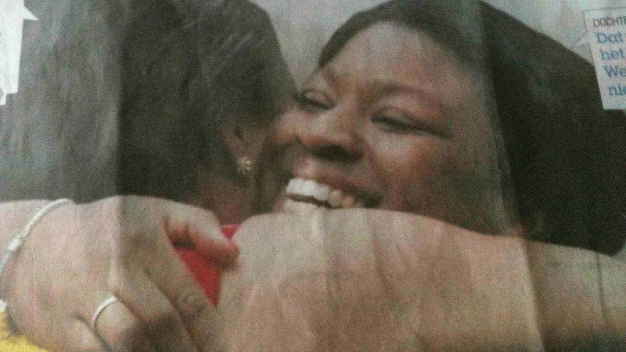 Gezin herenigd (foto: Het Laatste Nieuws)