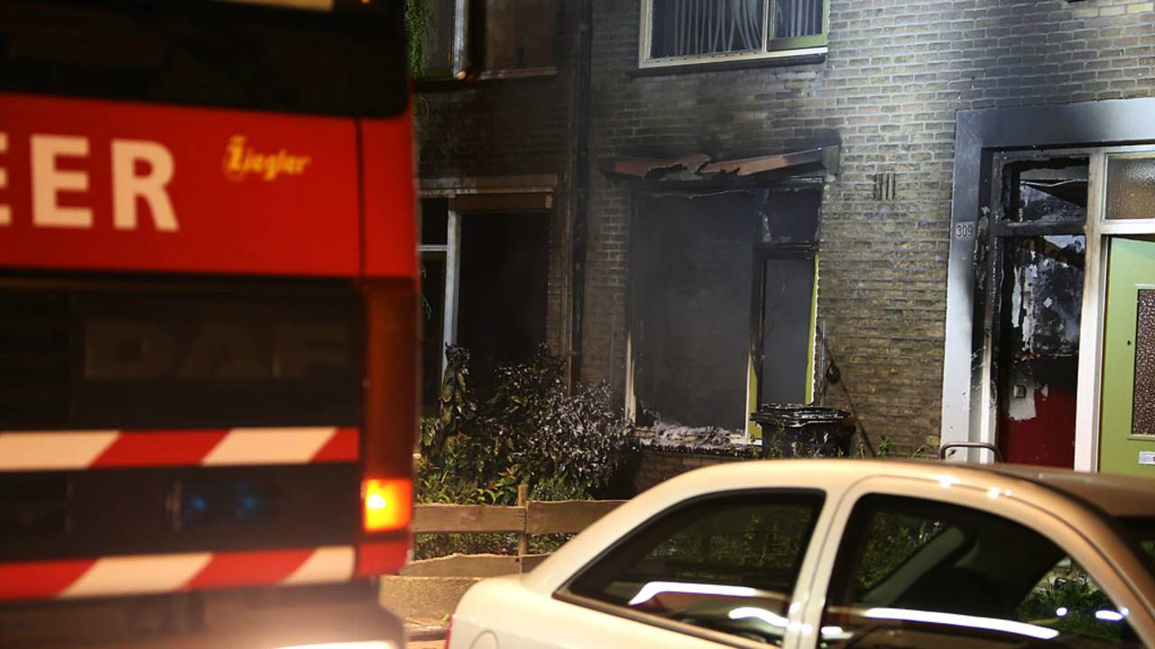 Gewonde bij woningbrand Eindhoven (foto: Gabor Heeres/SQ Vision)