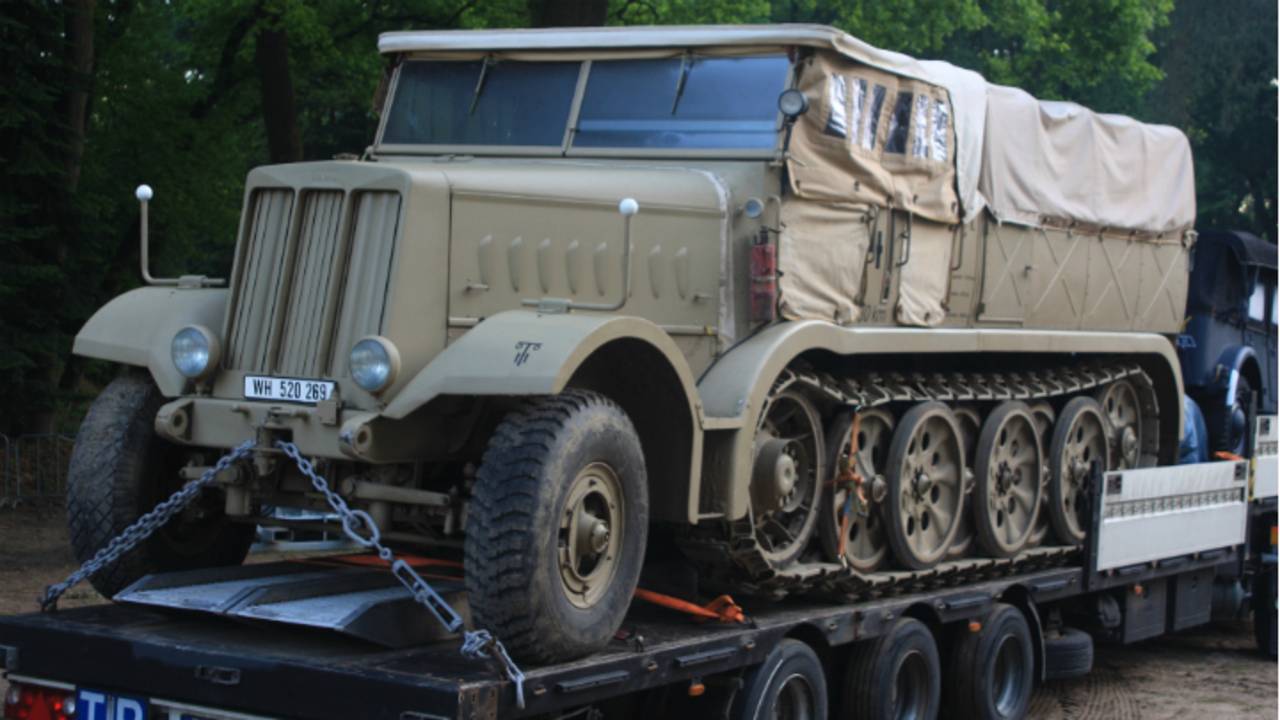 De FAMO werd gebruikt om beschadigde tanks van het slagveld te trekken. (Foto: Oorlogsmuseum Overloo