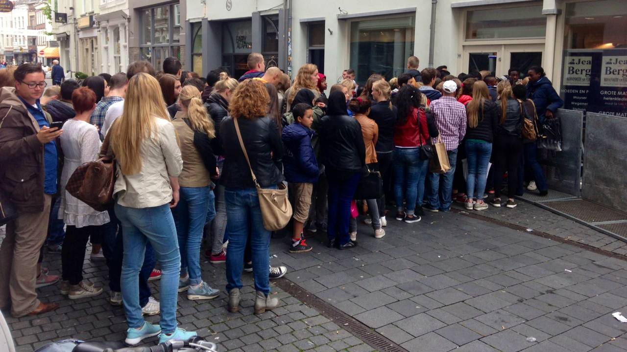  Opnieuw lange rijen voor sneakers in Epic Store Tolbrugstraat Breda 