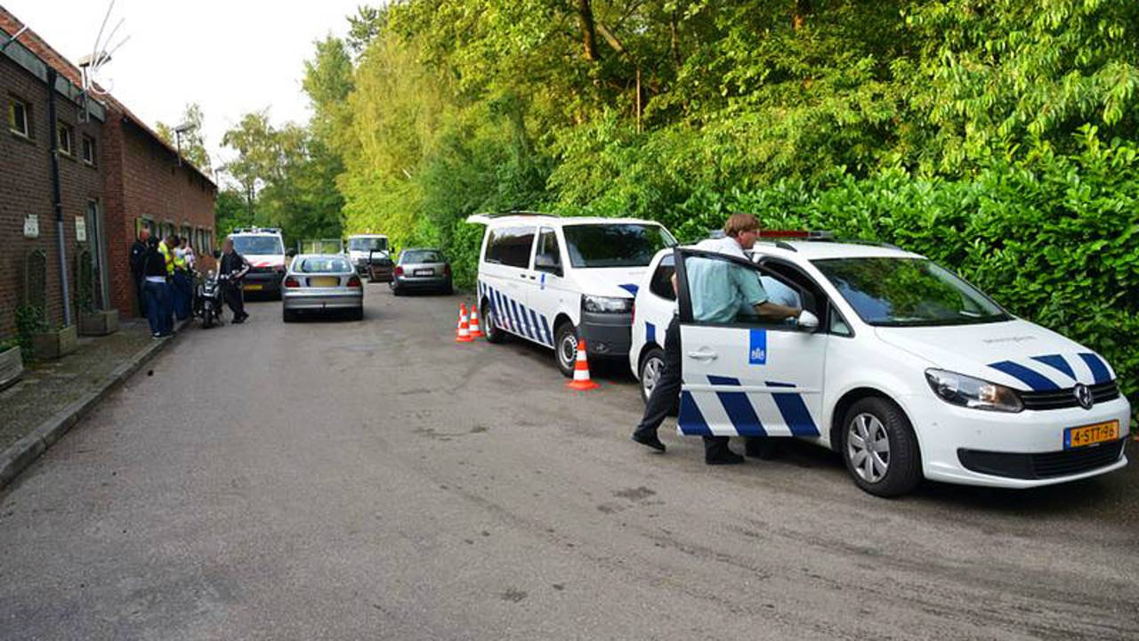 Controle bij Fort Oranje. (foto: Perry Roovers/SQ Vision Media produkties)