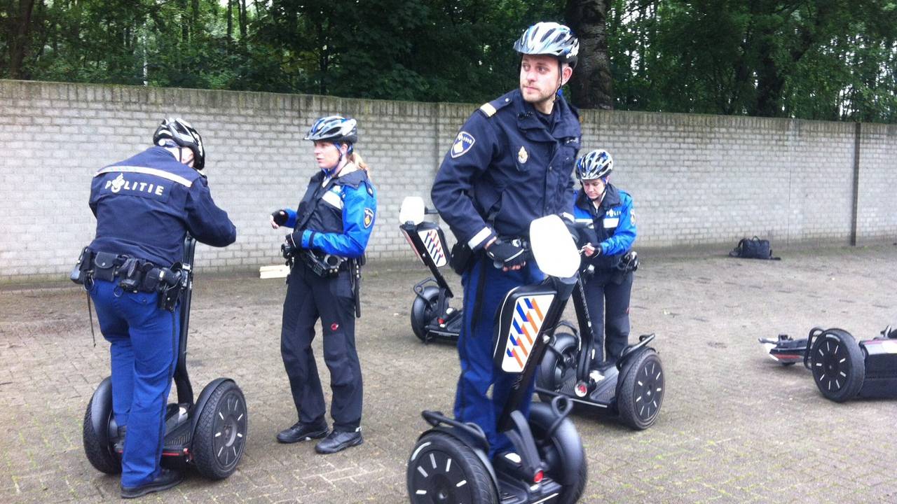 De politie test de Segway (Foto: Tonnie Vossen)