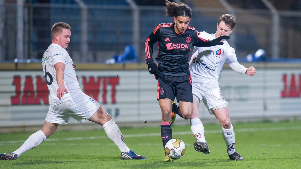 Derwin Martina in zijn tijd bij Ajax (foto: VI images).