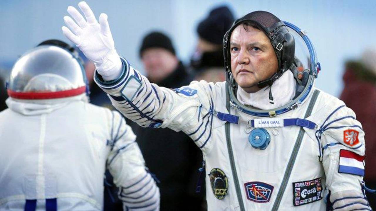 Louis van Gaal mag met zijn selectie bij wk-titel echt de ruimte in (Fotobewerking: Omroep Brabant)