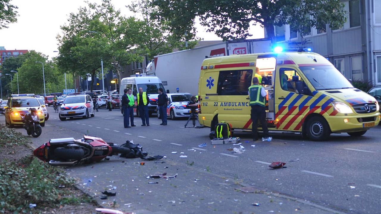 Motorrijder (40) uit Heeze zwaargewond bij ongeluk in Eindhoven