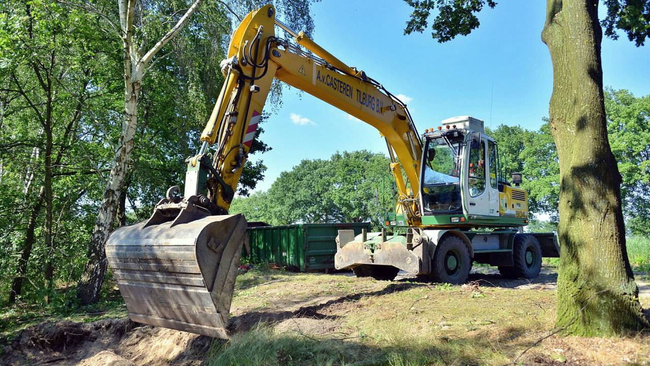Grond wordt gesaneerd (foto: Jules Vorselaars/JV Media)