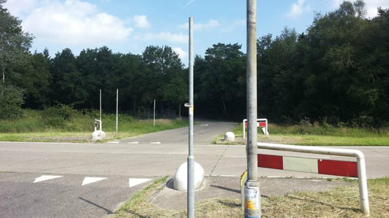Kruisingen missen verkeersborden. (Foto: Gemeente Asten/Facebook)