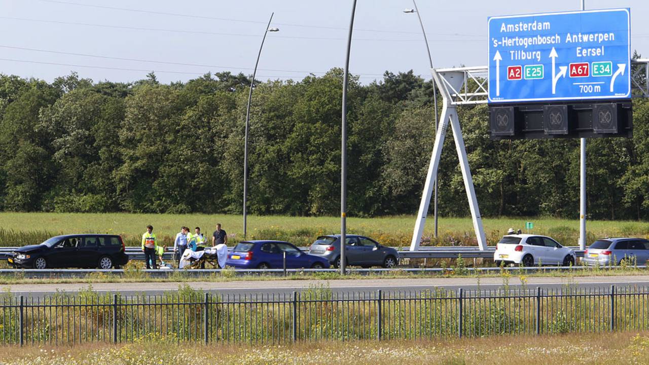 Een vrouw raakte gewond bij het ongeluk (Foto: Hans van Hamersveld / SQ Vision)