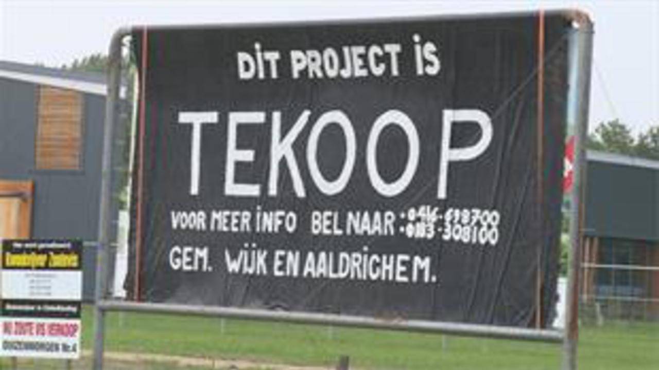 Actievoerders zetten zwembad te koop