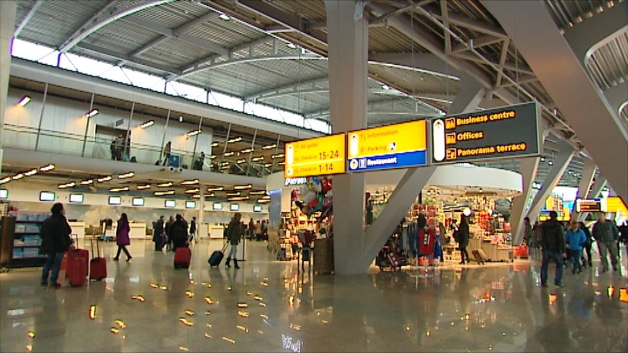 Airport vraagt begrip voor extra vluchten in verband met vervoer slachtoffers MH17.
