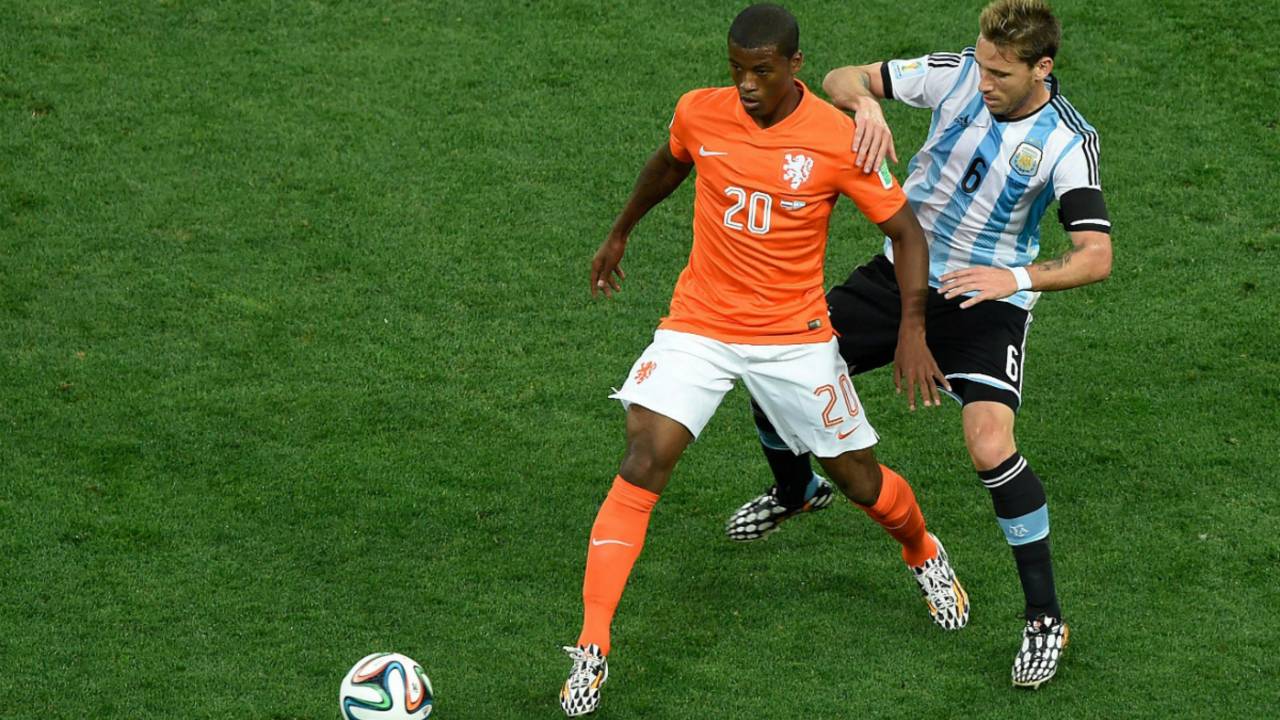 Georginio Wijnaldum in actie tegen Argentinië