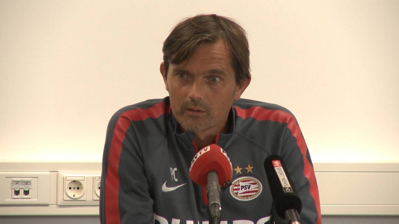Phillip Cocu tijdens persconferentie in Oostenrijk