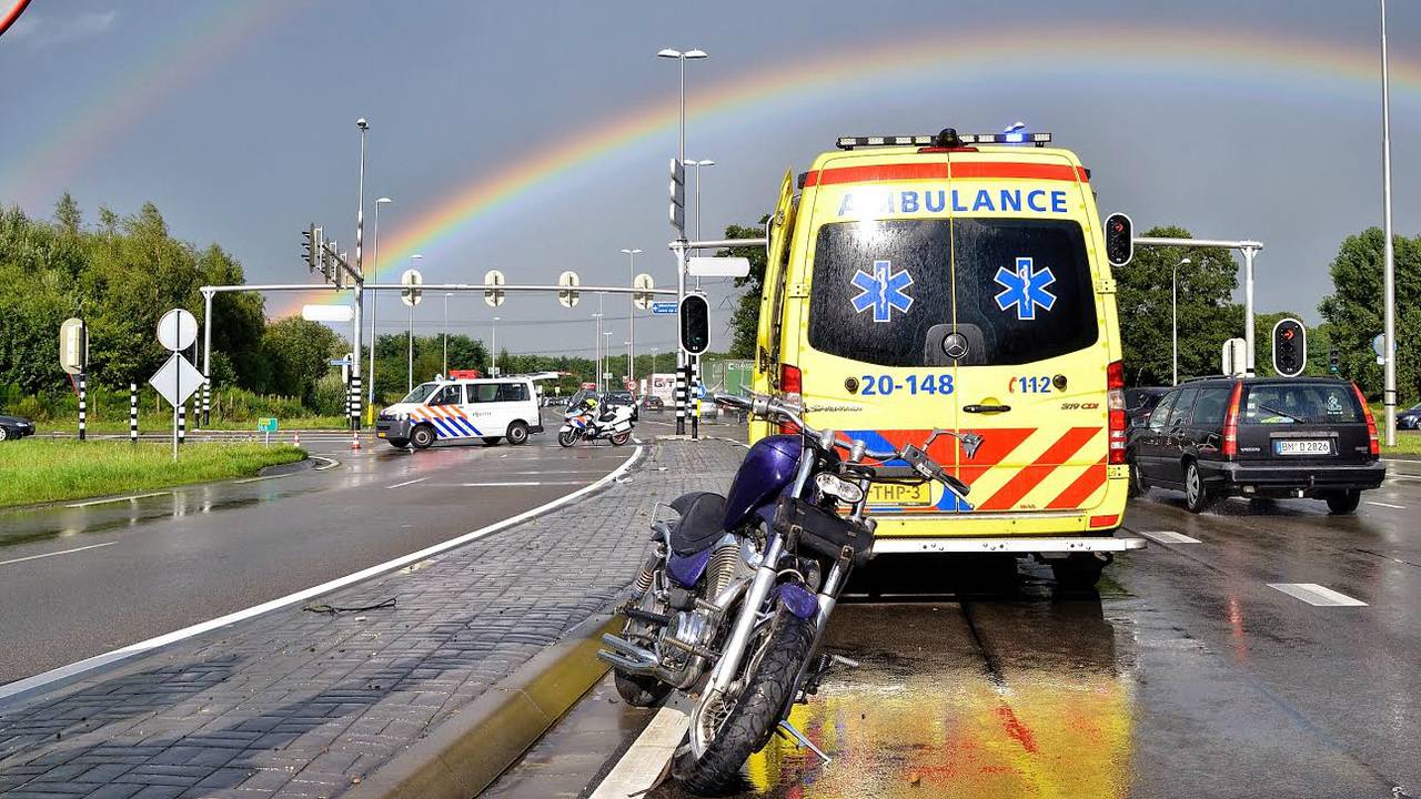 Motorrijdster gewond bij ongeval. (foto: Jack Brekelmans)