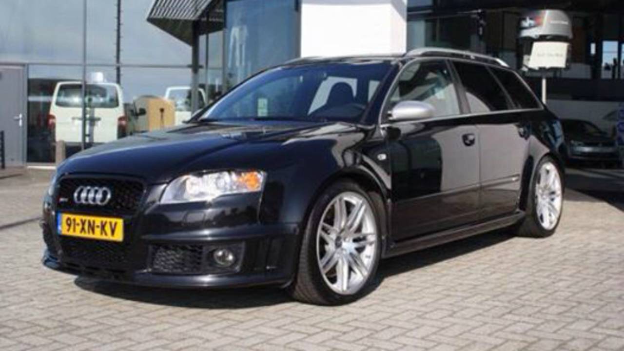 De Audi RS4 die maandagavond verdween na een proefrit (Foto: Facebook)