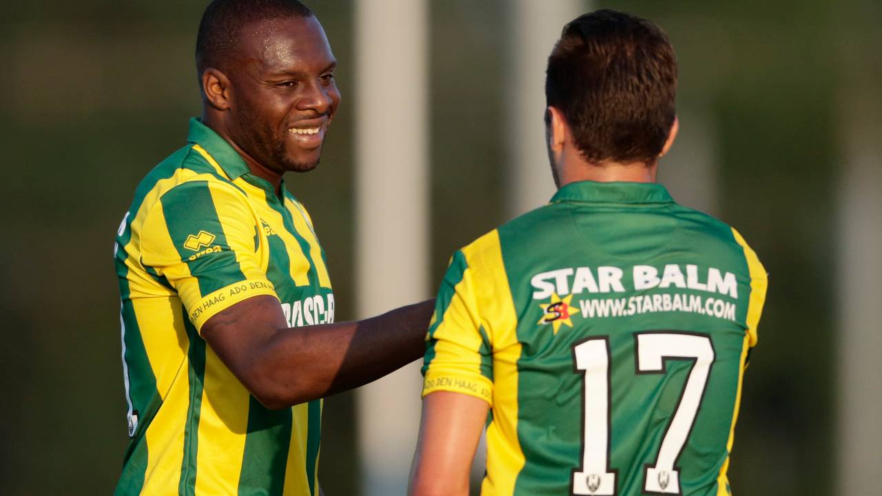 Malcolm Esajas stapt over van ADO naar RKC (VI Images)