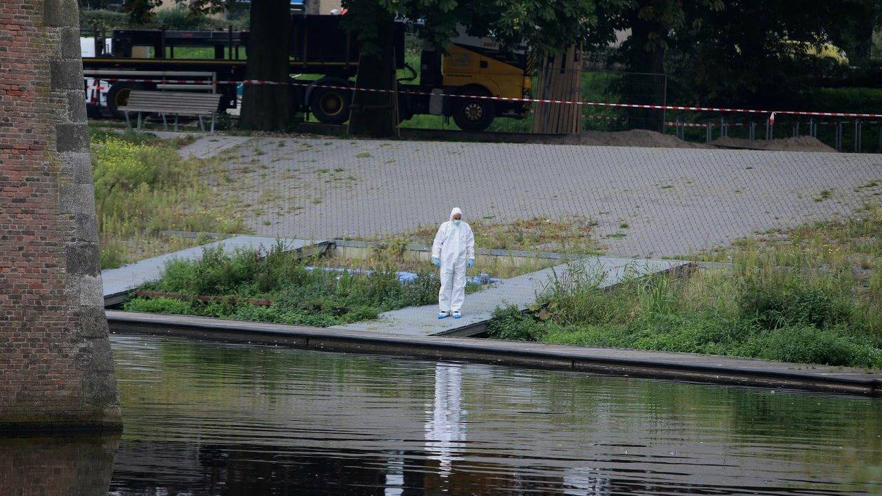 Onderzoek naar de dode man in Den Bosch (Foto: Bart Meesters / Meesters Multi Media)