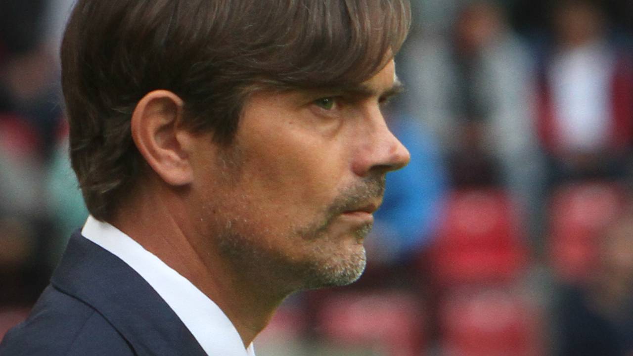 Cocu neemt talenten mee naar Almere