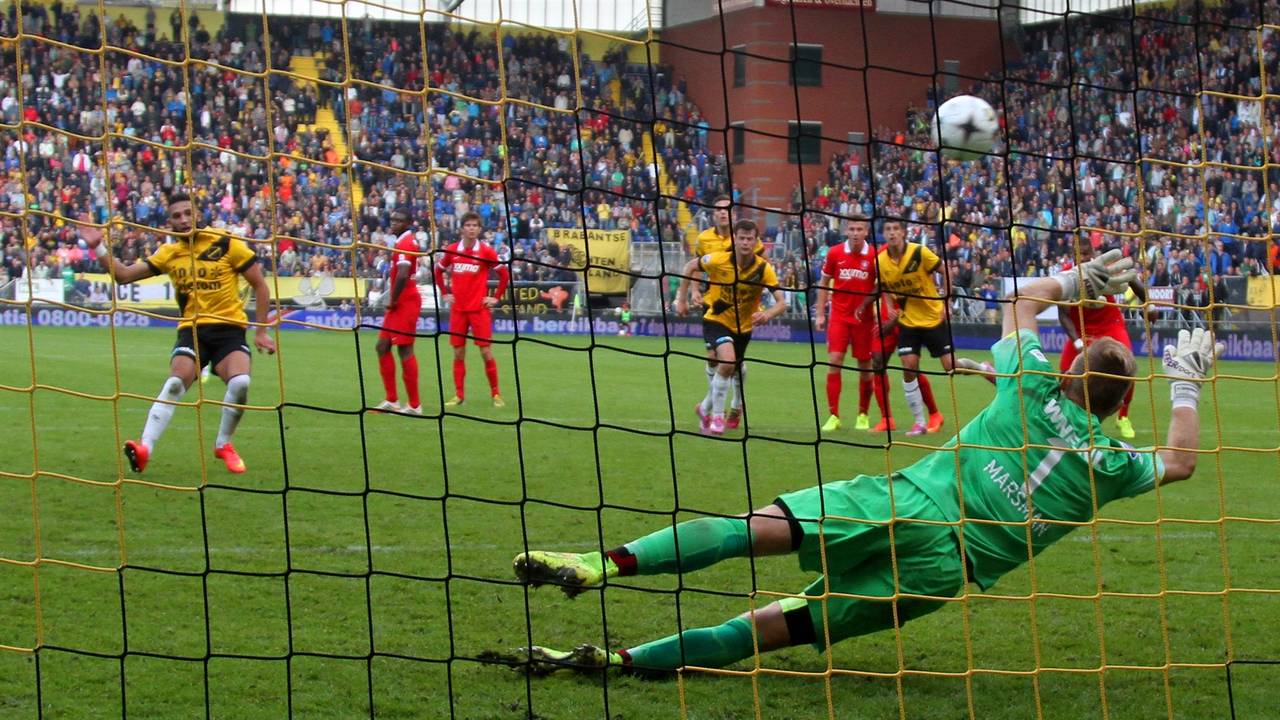 Tighadouini scoorde driemaal voor NAC.
