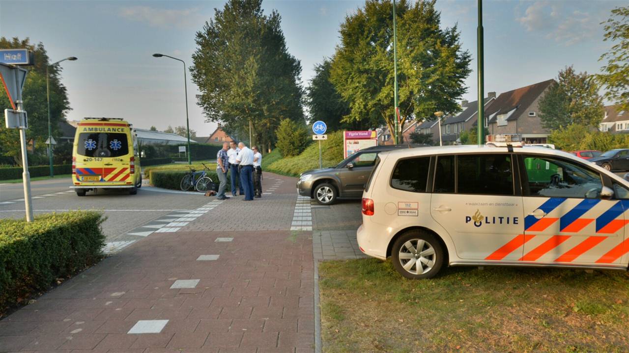 Fietser aangereden in Dongen. (Joes van Wanrooij/Stuve Fotografie)