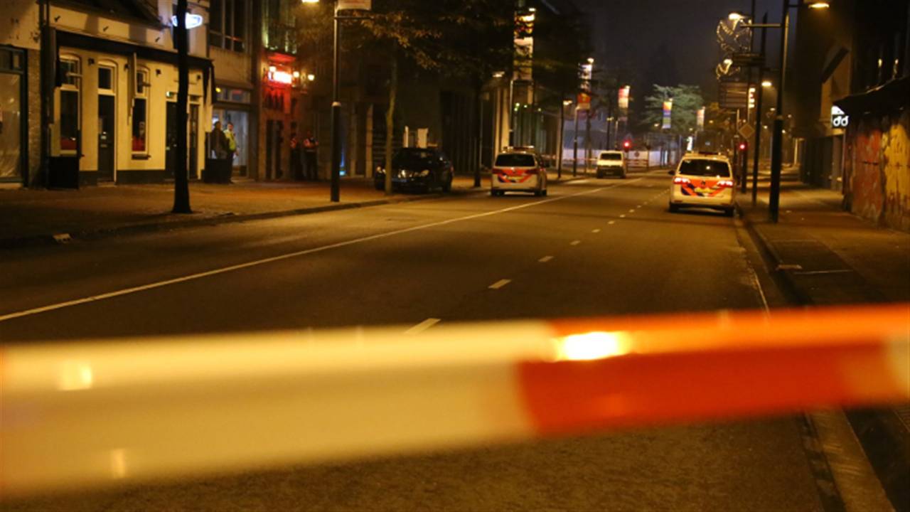 Politie bezig met onderzoek (foto: Gabor Heeres / SQ Vision)